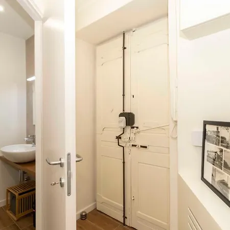 Porta Susa Comfy - W/ Balcony Apartment *