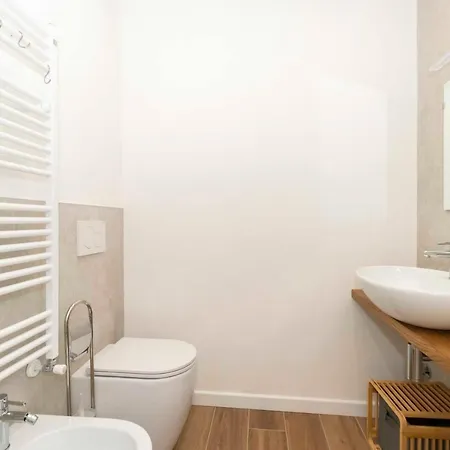 Porta Susa Comfy - W/ Balcony Apartment Turin